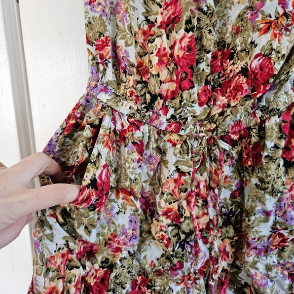 Floral Romper - Picture 4 of 5